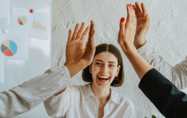 Dầu Gội đầu MAKYN VƯỜN THẢO MỘC chiết xuất Lựu Đỏ